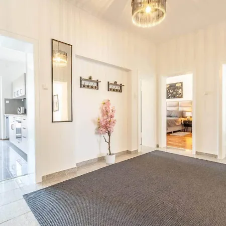 50 M Rhein - 6 Personen - Stadt - Sunset Balkon
